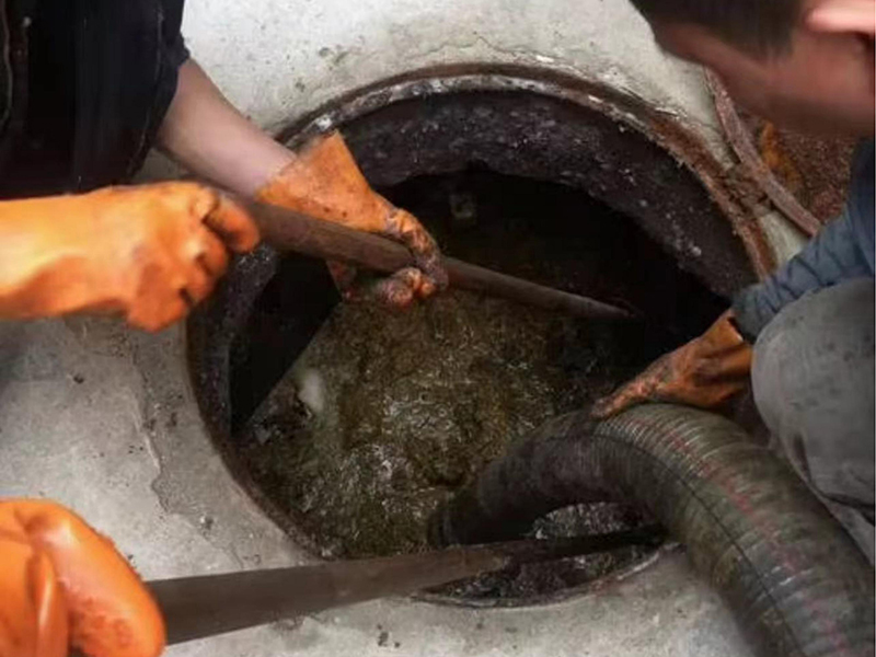 尚志清理化粪池时如何避免沼气的危害?